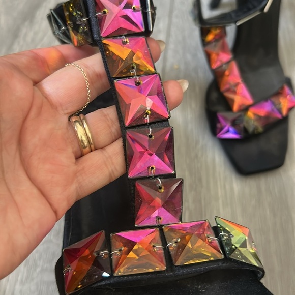 Gucci Black Heels with Crystal Embellishments - Picture 6 of 13